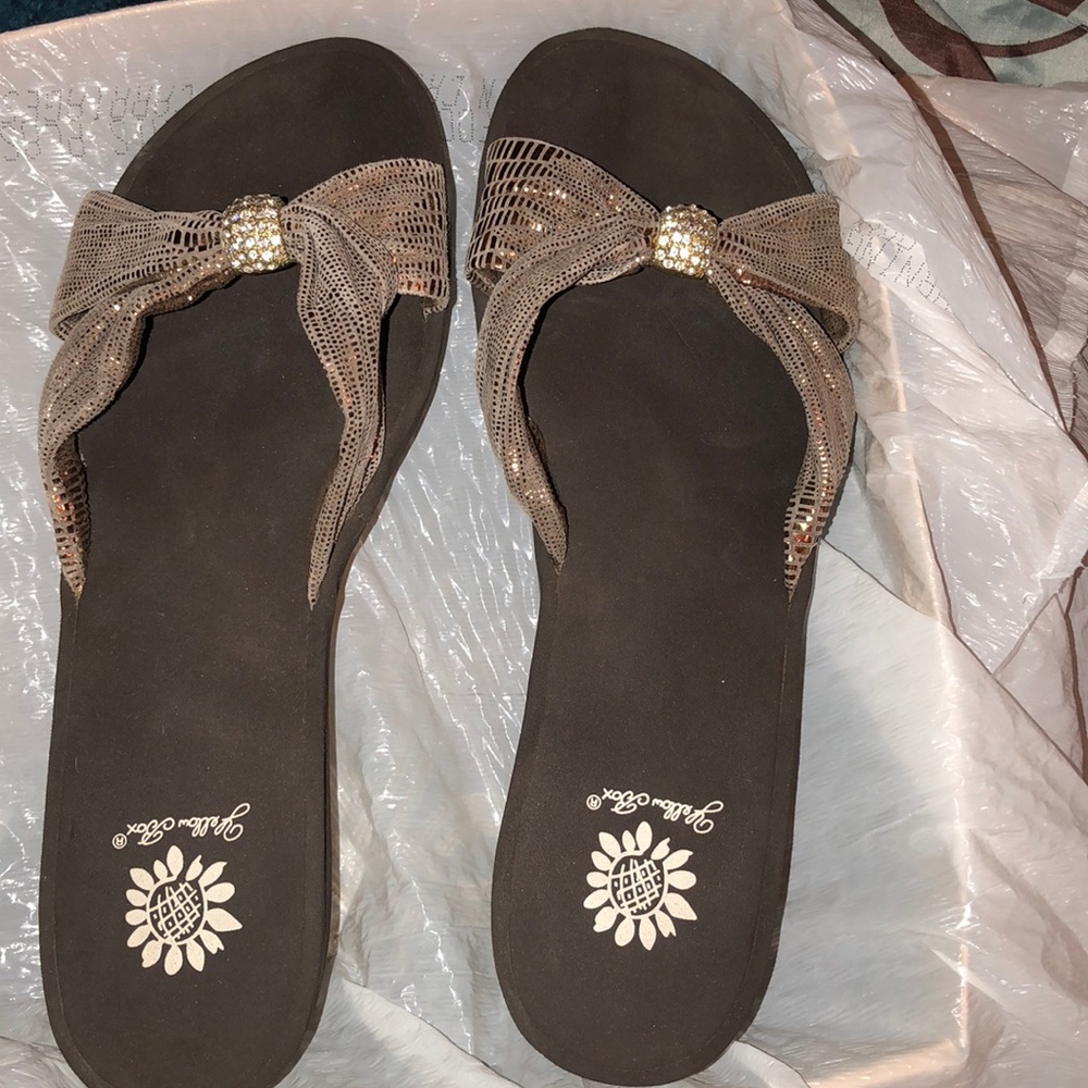 Yellow Box wedge sandal SZ 7